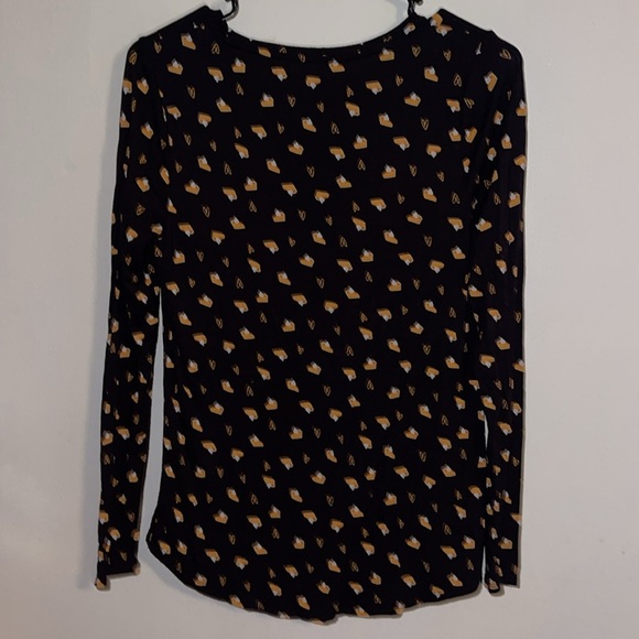 🌹APT 9 PIE SHIRT - Picture 3 of 4